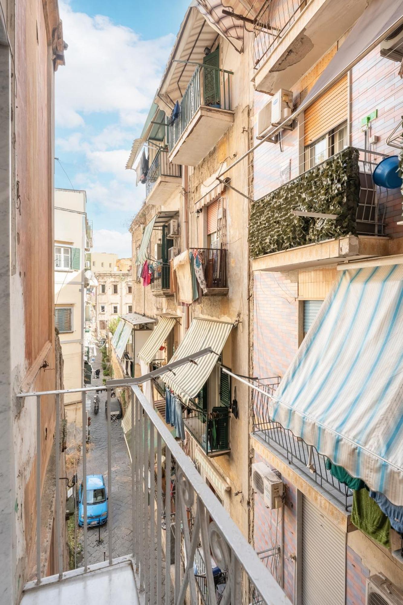 The Idyll Boutique Apartment - Suite In Napoli'S Spanish Quarters Bagian luar foto